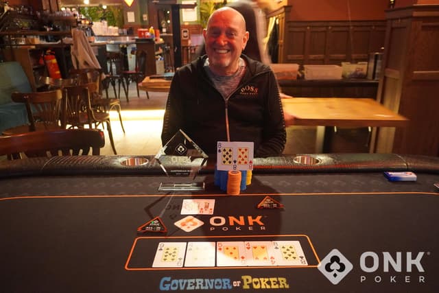 Alex Hertogs wint Pokerkampioenschap van Amsterdam-Zuid