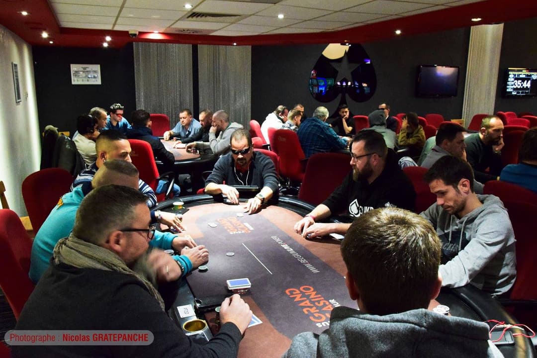 Guy van Ginderen door naar dag 2 Poker Belgique 'The Killer'