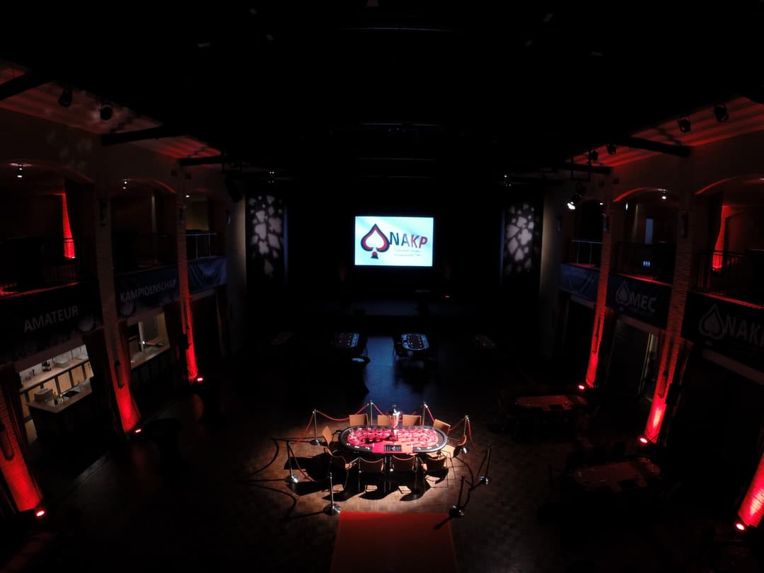 Marcel Luske zoekt naam voor zijn pokerteam.