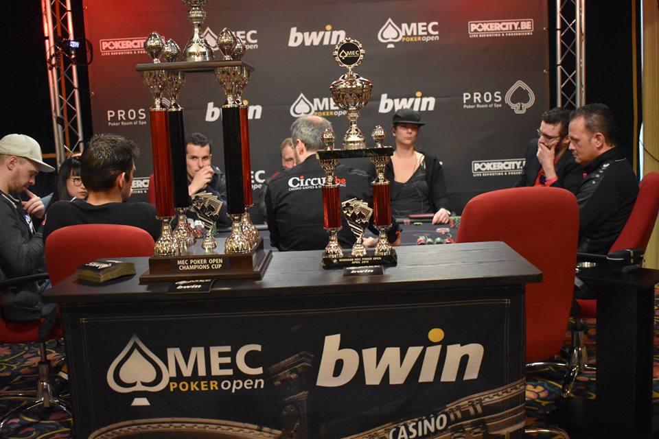 Richard Bakker pakt meeste chips op tweede startdag MEC Poker Open